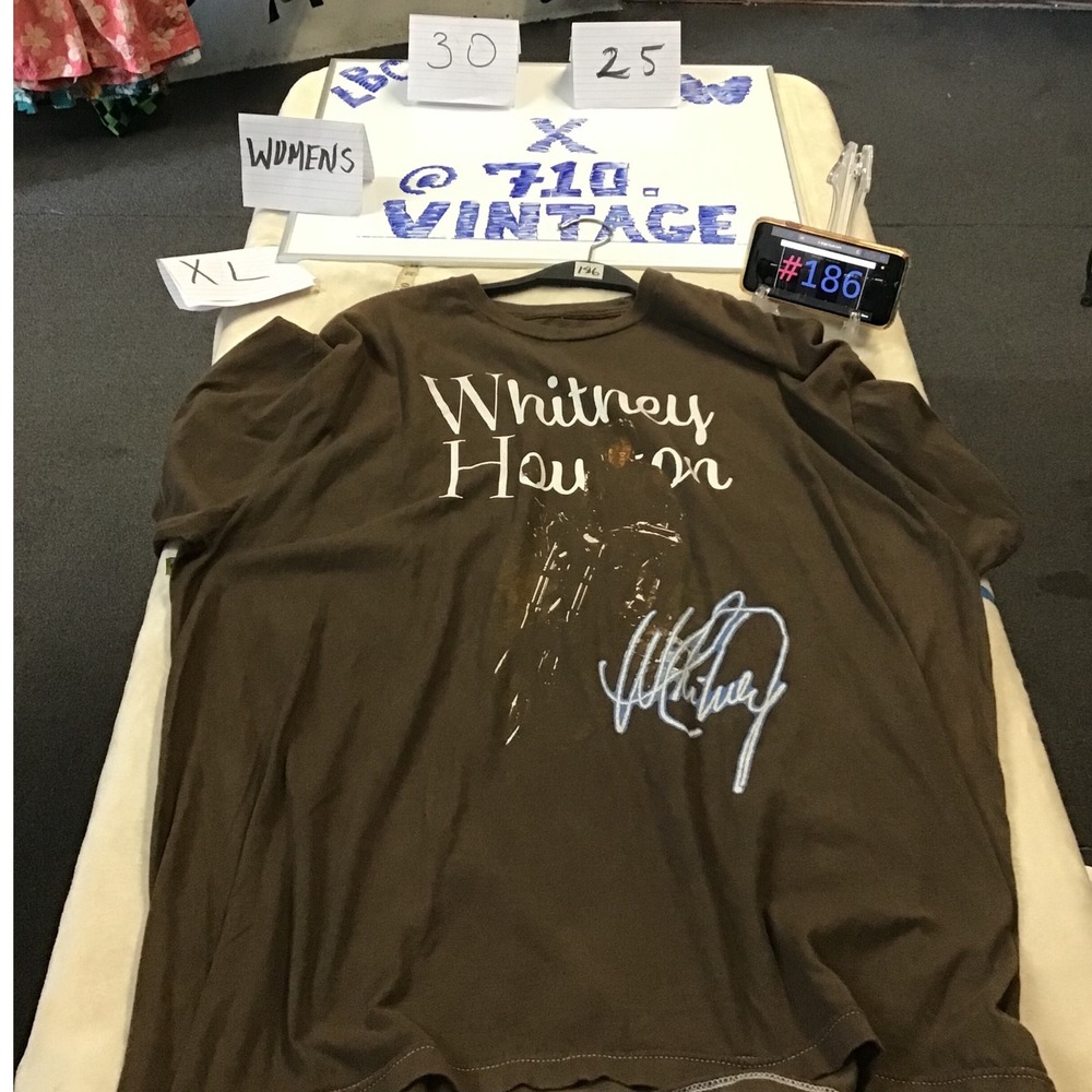 Vintage Whitney Houston Graphic T-Shirt Womens XL Brown Short Sleeve Signature